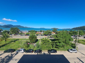 Apartamento frente ao mar 50m